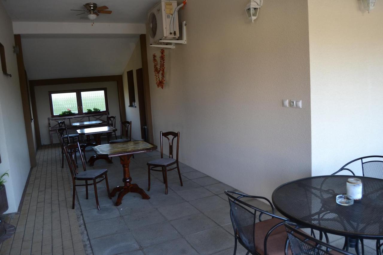 Restauracia-Penzion Altana Ludanice Ngoại thất bức ảnh